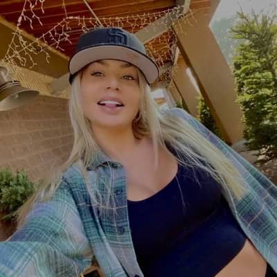Emily_alex02