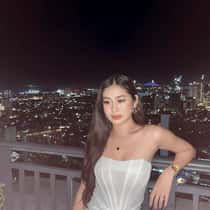 Selena4